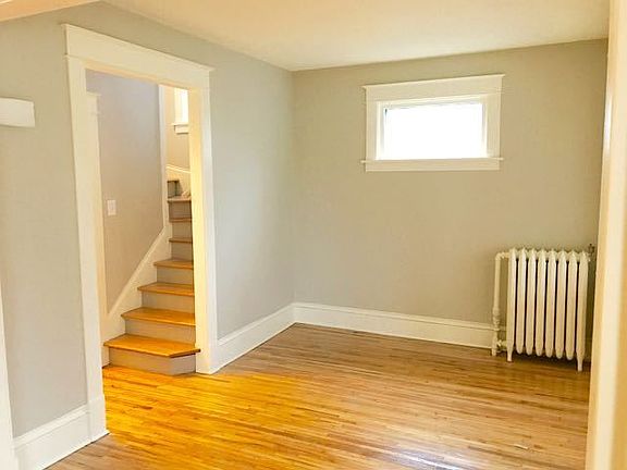 5th image of 924 Carroll Ave