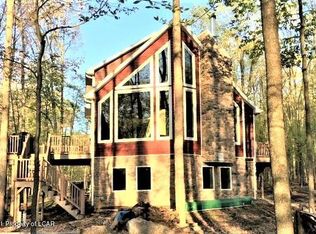 19 Creek Cir, Hazleton, PA 18202