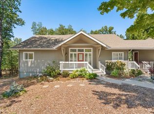 1227 Eddy Dr, Mount Shasta, CA 96067