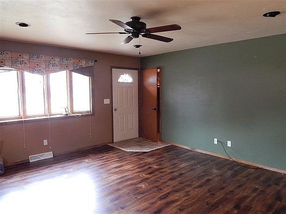 Generous sized Living Room