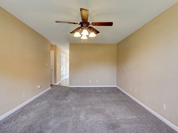 5th image of 395 Brook Mead Dr