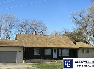 820 J Rd, York, NE 68467