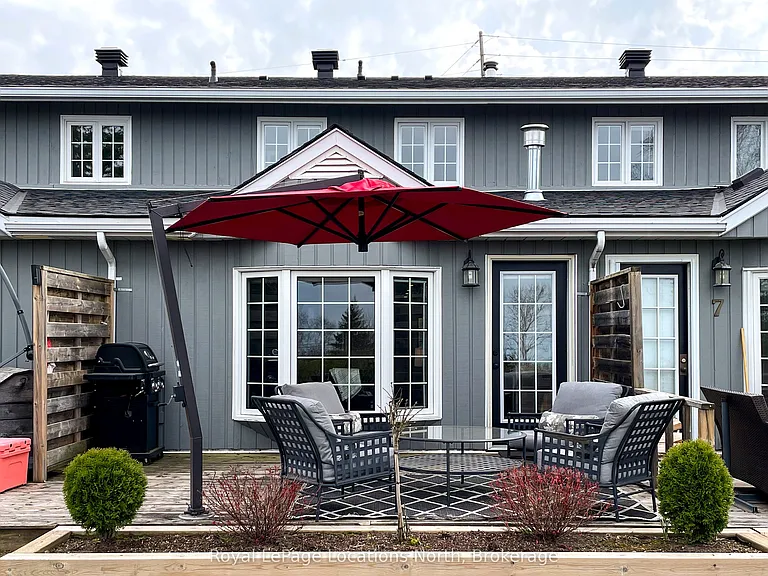 139 Lakeshore Rd E #6 — Photo 1