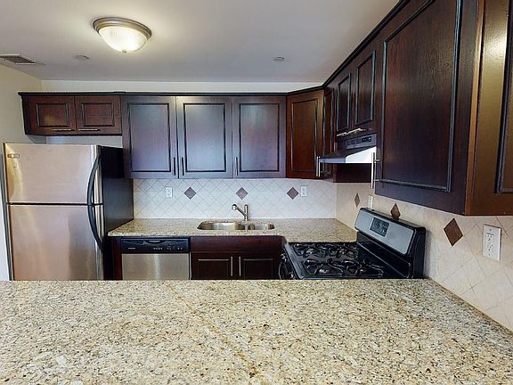 4th image of 8414 143rd St APT 4B