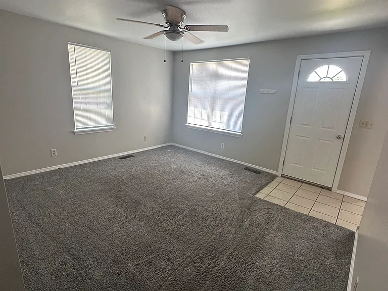 317 S Market St — Photo 3