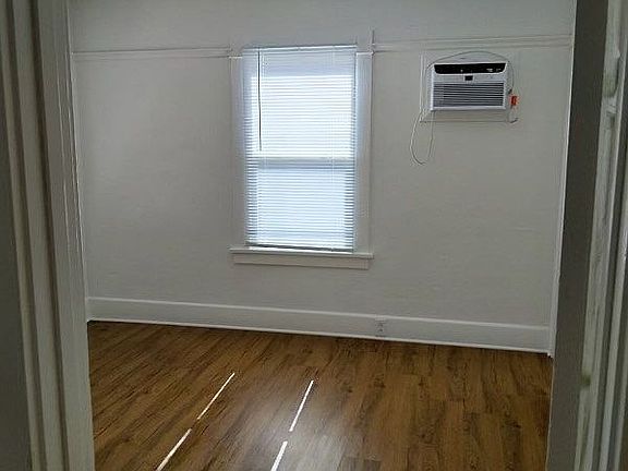 5th image of 819 N Dos Robles Pl #A
