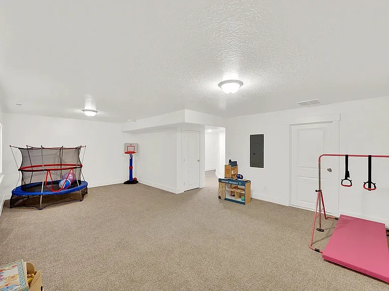 3225 E 1350 S — Photo 22