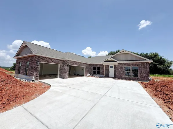 1215 Maplehurst St, Decatur, AL 35603
