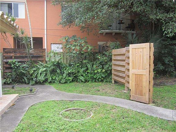 5th image of 1217 SW 4th Ct