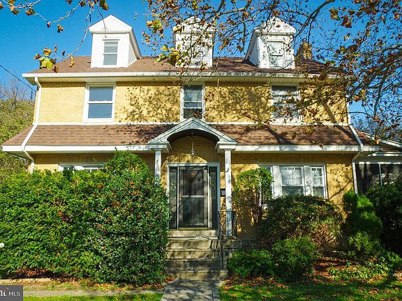 2nd image of 635 Foss Ave