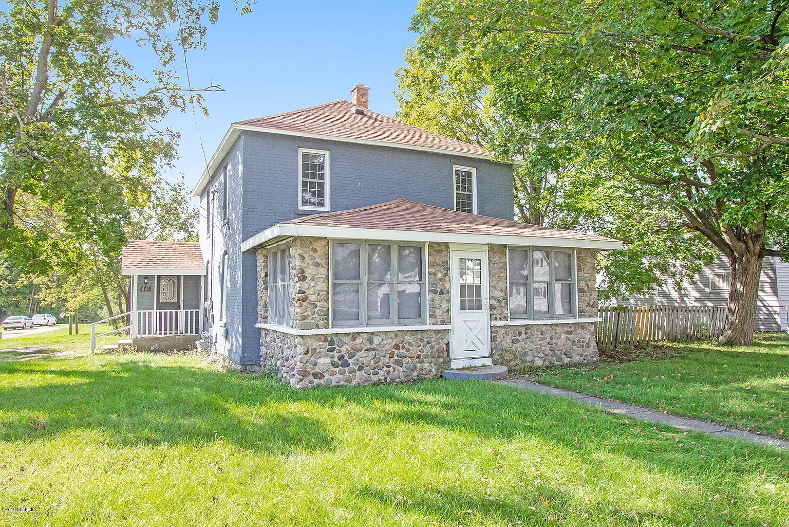 441 Birch St photo 1