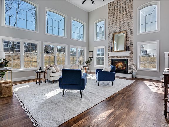 3rd image of 4 Roundhill Road