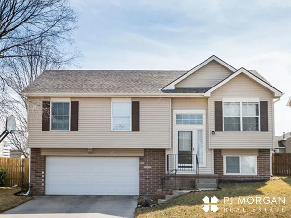 17729 Olive St, Omaha, NE 68136