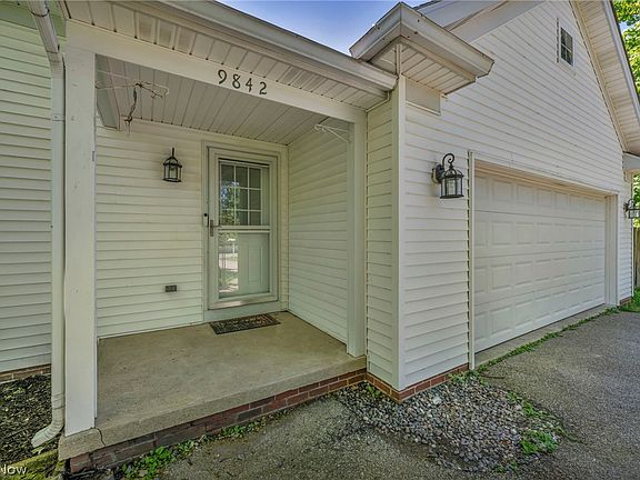 4th image of 9842 Johnnycake Ridge Rd