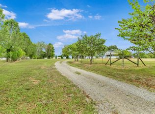 1584 Errel Dowlen Rd, Pleasant View, TN 37146