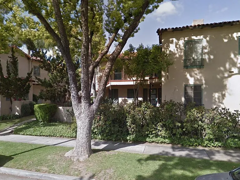 25 Westmont Dr #4 — Photo 3