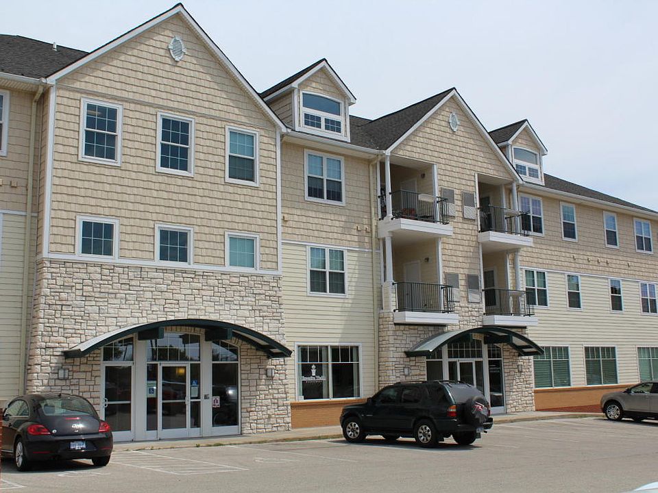 1st image of 401 W Ludington Ave Unit 303