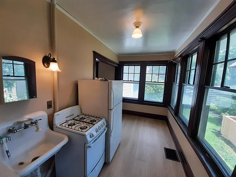 110 Lafayette Ave SE #3 — Photo 8