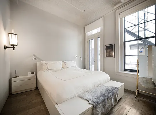 Sold by Christie's International Real Estate Group, LLC | media 22