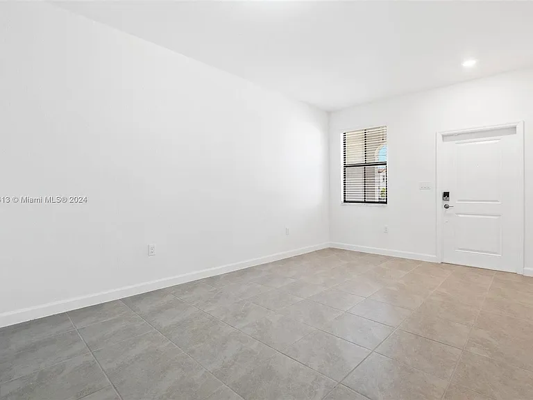 11934 SW 247th Ter — Photo 6