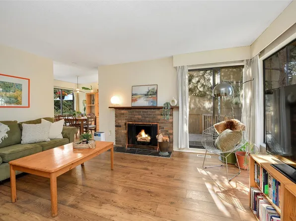 4039 Daffodil Pl, Saanich, BC V8Z 6G1