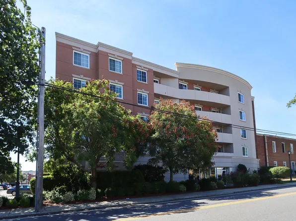 242 Maple Ave, Westbury, NY