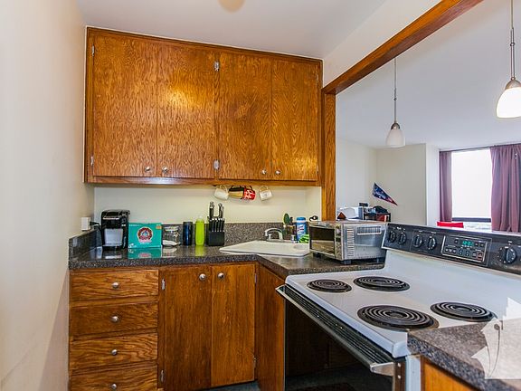 3rd image of 5415 N Sheridan Rd APT 4703