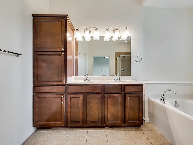 1930 Loma Alta Dr — Photo 25