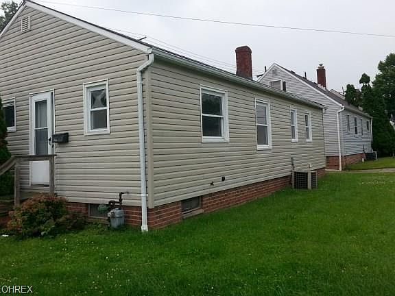 4th image of 866 E 305th St