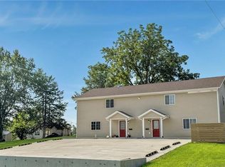 915/917 N Fillmore St, Maryville, MO 64468