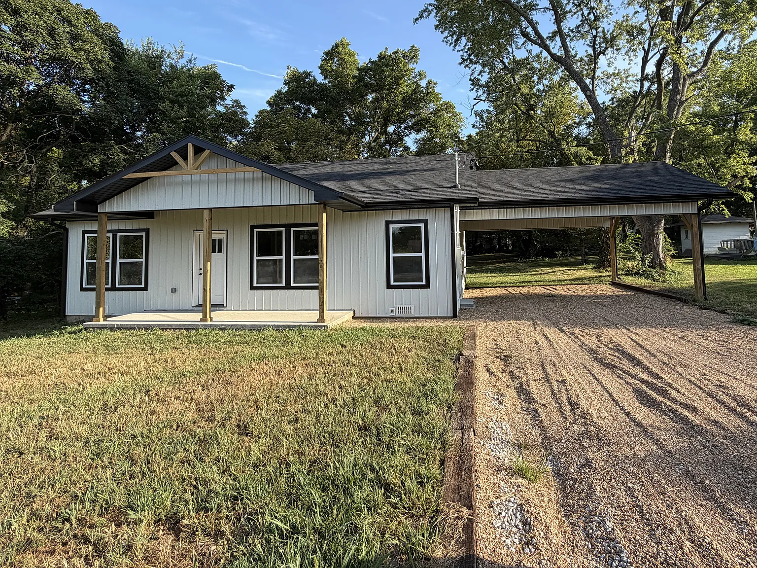 3 bed, 1420 sqft, $1,650 — Photo 1