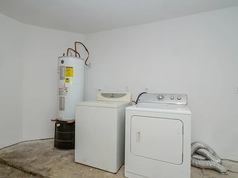8319 Bird Run Dr — Photo 32