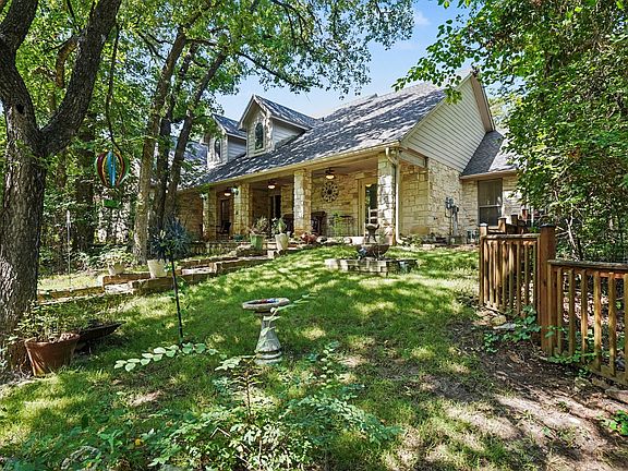 2nd image of 126 Willow Creek Cir