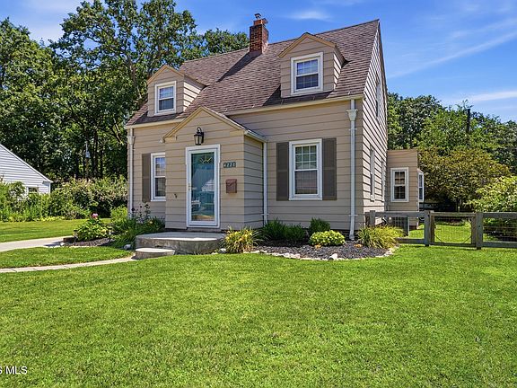 2nd image of 4221 Rugby Dr