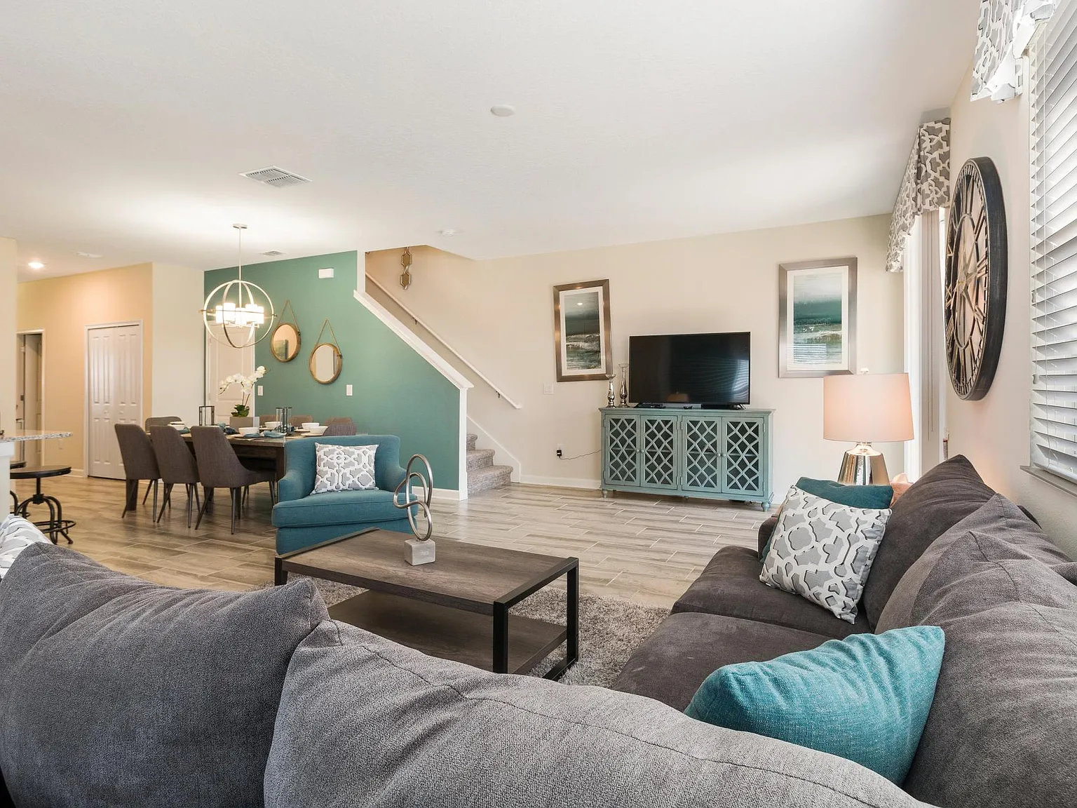 5 bed, 2072 sqft, $4,500 — Photo 4