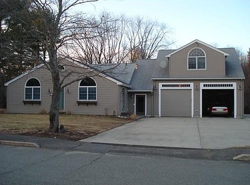 1st image of 60 Laurel Dr