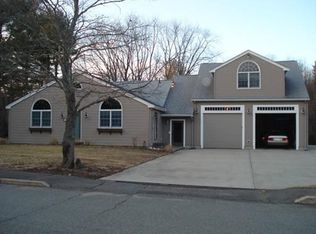 60 Laurel Dr, Bridgewater, MA 02324