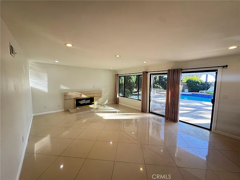 11445 Etiwanda Ave — Photo 9