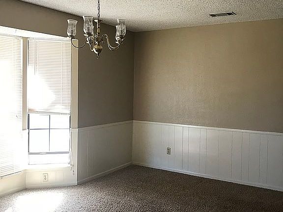 5th image of 709 N Kaufman St