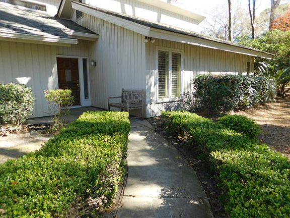 2nd image of 98 Barony Ln