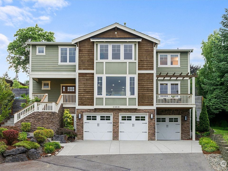 1st image of 1323 102nd Avenue NE