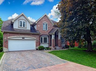 1S512 Wainwright Rd, Oakbrook Terrace, IL 60181