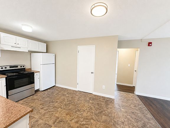 5th image of 10002 Des Moines Memorial Dr S APT 403