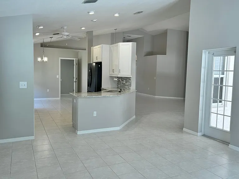 6818 Winslow St — Photo 3