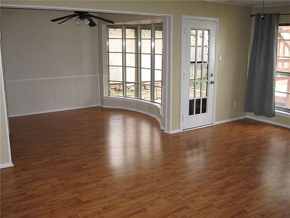4th image of 713 Morning Glory Ln