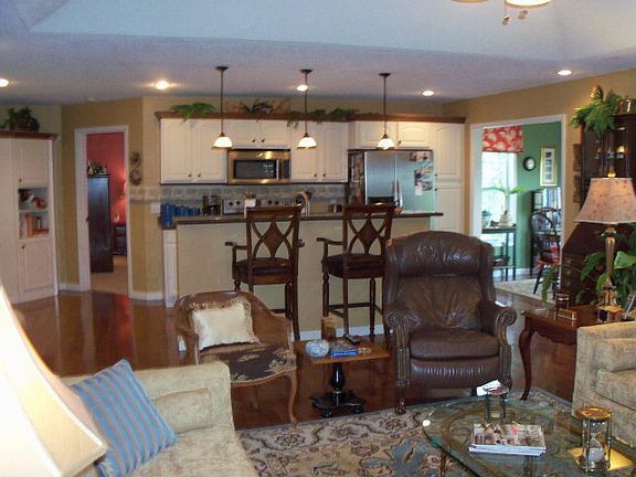 3rd image of 1050 Eagle Landing Dr