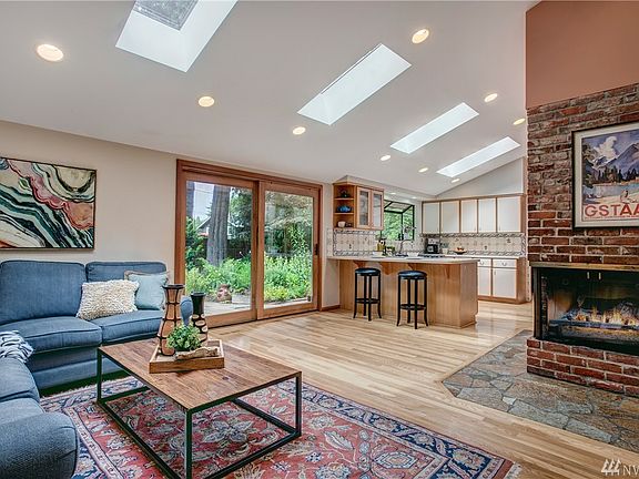 4th image of 6215 86th Ave SE