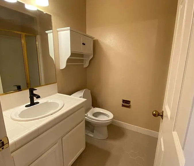 470 Gabilan St #3 — Photo 18
