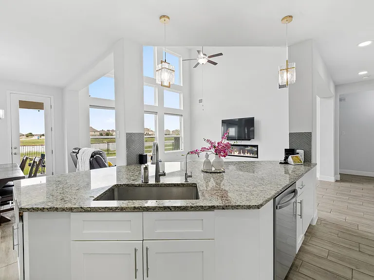 20512 Christie Marie Ln — Photo 12