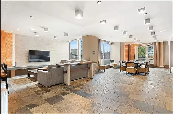 Rented by Oxford Property Group | media 22